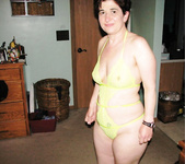 Beth the EXHIBITIONIST