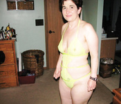 Beth the EXHIBITIONIST