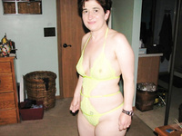 Beth the EXHIBITIONIST