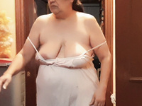 eva mi esposa en la cosina