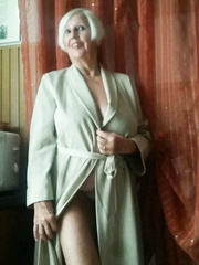 Hot Granny loves showing off