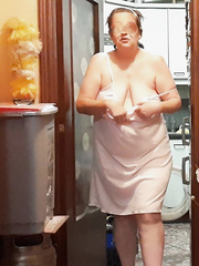 eva mi esposa en la cosina