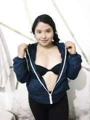 Mujer infiel en fotos desnuda para el amante