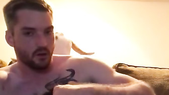 Sidechick Likes to ride