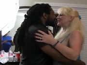 Amateur mature lady gone wild bareback