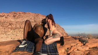 Hot Sex Couple on Public