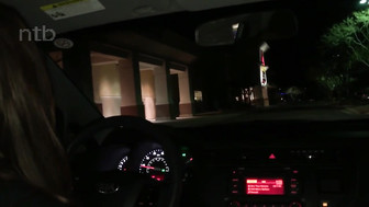 Pretty white mom with goggles sucks off that huge black dong in her car