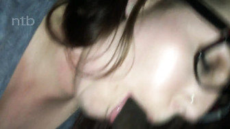 Pretty white mom with goggles sucks off that huge black dong in her car