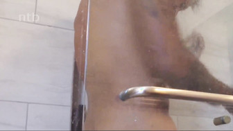 Cuckold MILF enjoys sucking and fucking that bbc and that messy creampie