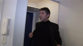 Lisasparrow is surprised by her cuckold husband