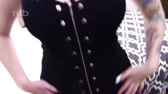 Endowed black bull fucks sexy redhead and makes her cum hard and squirt