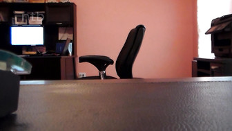 Cuckold white milf enjoys huge black dick bareback in her shaved pussy