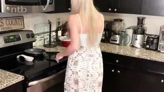 Some random guy fucks horny housewife while she was stuck in kitchen sink