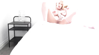 Hot blonde look absolutely gorgeous!