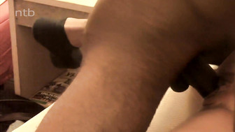 Pocket sized white MILF fucks and gets creampie from that enormous black dick