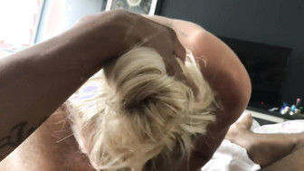 Good white girfriend love to swallow