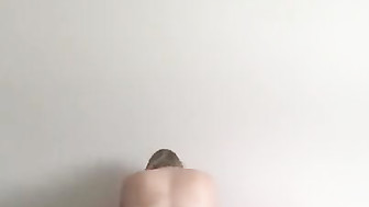 Blond girl with big ass rides