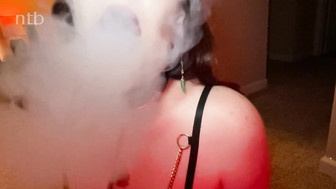 Nice  ass white chick twerks and fucks big black cock