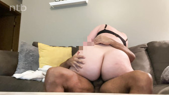 Cuckold blond babe jumps on BBC