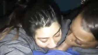 Two hotties give sloppy head