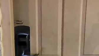 Husband lets BBC stretched hotwife out