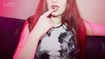 Curvy redhead chick with sexy lips