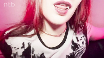 Milky skinned white babe takes BBC cumshot in her wide open mouth