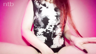 Milky skinned white babe takes BBC cumshot in her wide open mouth