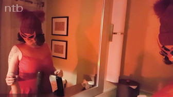 Thick ass wife plays with her toys and takes BBC