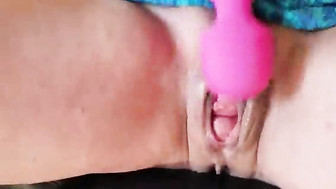 Michelle - Can't stop playing with my pussy