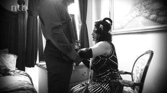 Horny white lady gets messy creampie between her firm butt cheeks