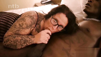 Cuckold white milf fucks and finishes off that enormous black dong