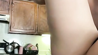 Quickie in the kitchen