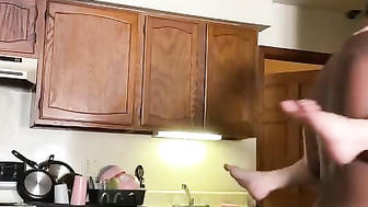 Quickie in the kitchen