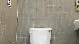 Redhead PAWG loves to ride BBC