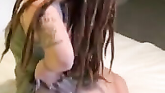 Sexy chick takes BBC for the first time