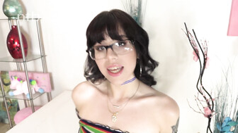 Sexy white teen gets her ass sprinkled with warm bbc cum