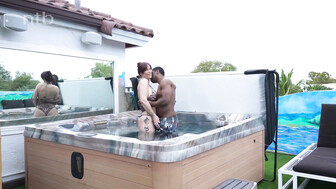 Very Hot Mature Wife Does Her BBC Lover in a Hot Tub