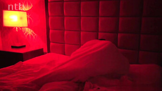 Busty cuckold white milf squirts hard while cumming on that bbc