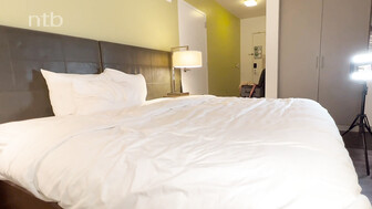 Horny brunette gets on her knees and swallows that tasty bbc creampie