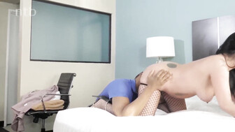 Wife meets 3 guys for a gangbang