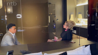 MILF blonde with hot body she seduced a black guy