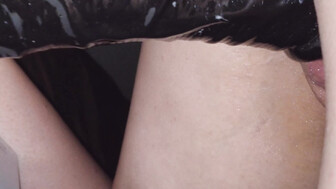 amateur milf moans, creams, shakes on bbc dildo