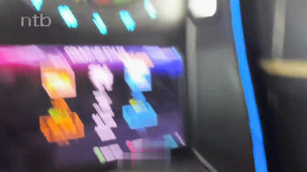 Cuckold blond fucks bbc and gets messy creampie on that bald pussy