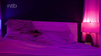 Hubby kisses his wife and cleans her pussy after bbc creamed her