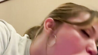 Sloppy head deepthroats black cock