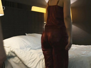 Cuckold white shows her amazing ass and fucks that huge bbc