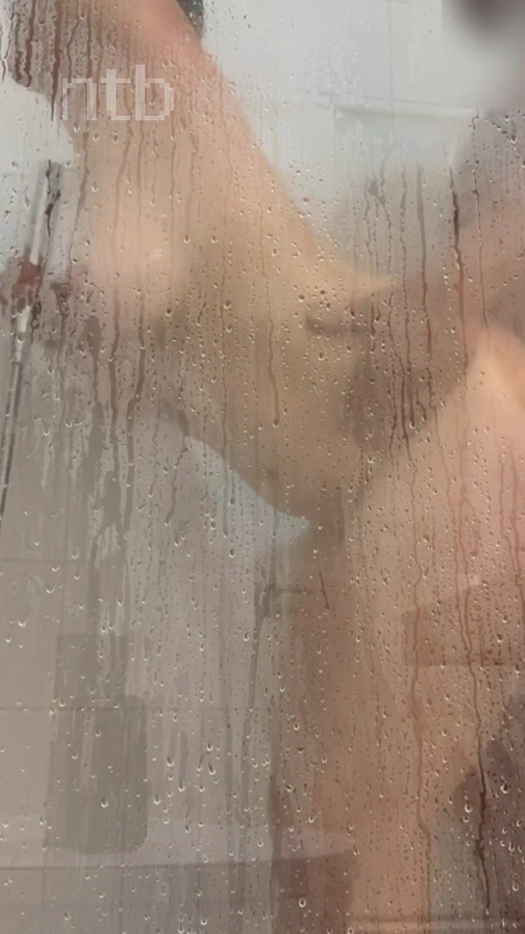 Thick ass wife fucking in the shower