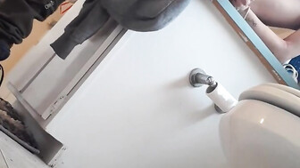 BBC FUCK TEEN IN THE PUBLIC TOILET
