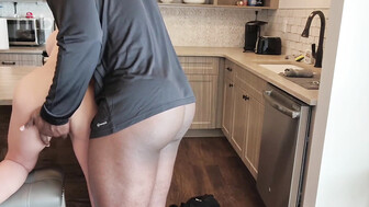 Cuckold wife takes that bbc right there in her kitchen